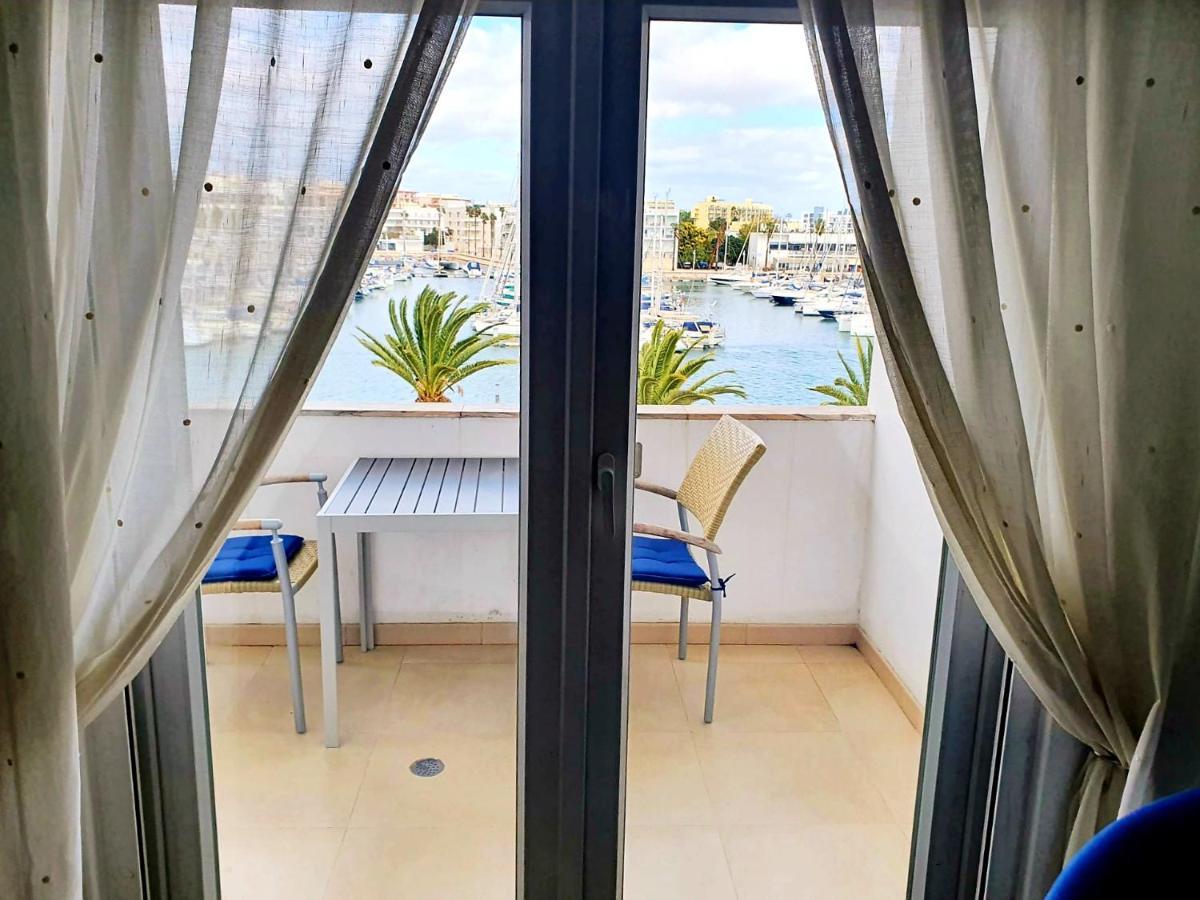 Lagos Main Avenue Studio With Marina View Balcony Exterior foto